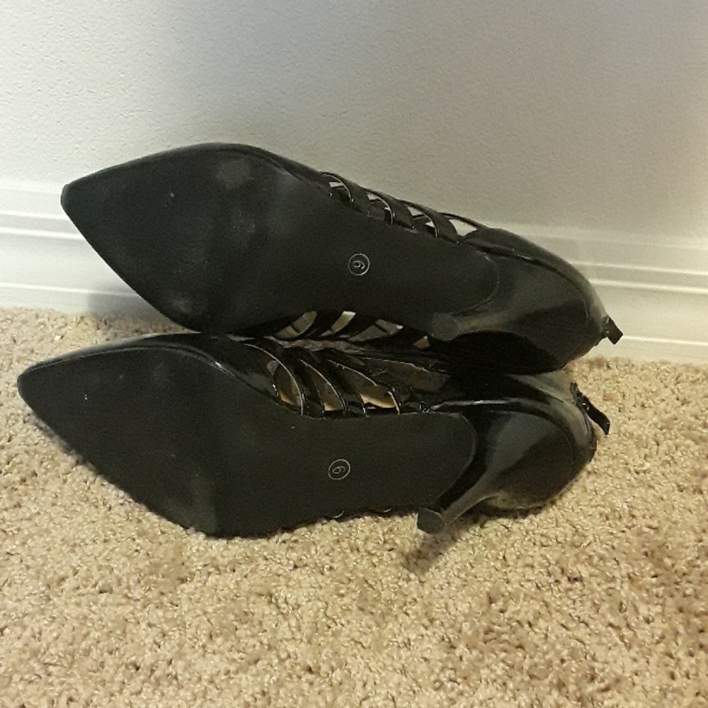 Heels - Picture 3 of 3